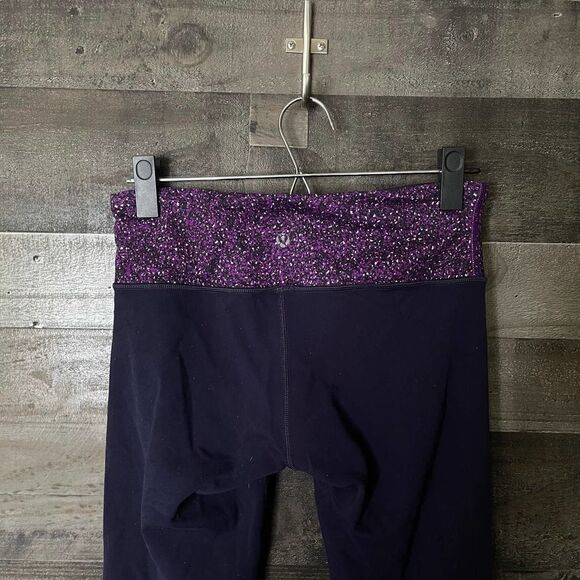 Lululemon Reversible Crop 6 - Picture 5 of 5